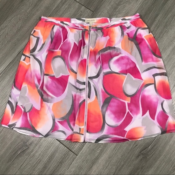 Madison Zip Front Large Floral Lined Sheer Skirt size 16 - Picture 1 of 4